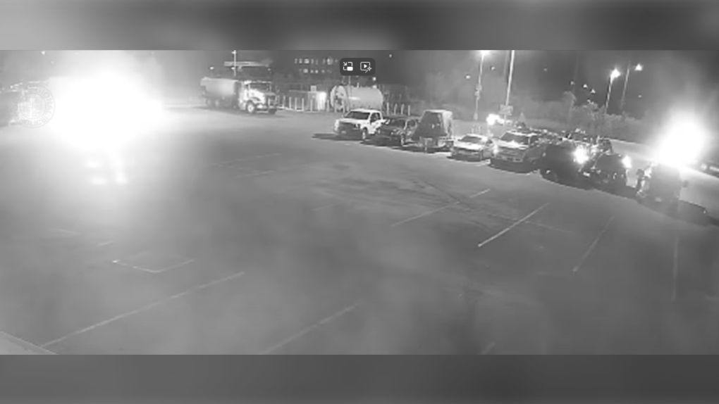 Police release video of suspect after 6 dump trucks set on fire in Vaughan