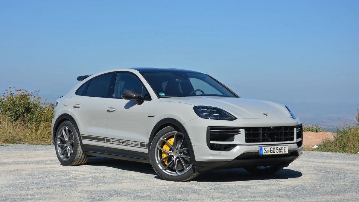 Porsche will sell the current Cayenne alongside its EV successor beyond 2030