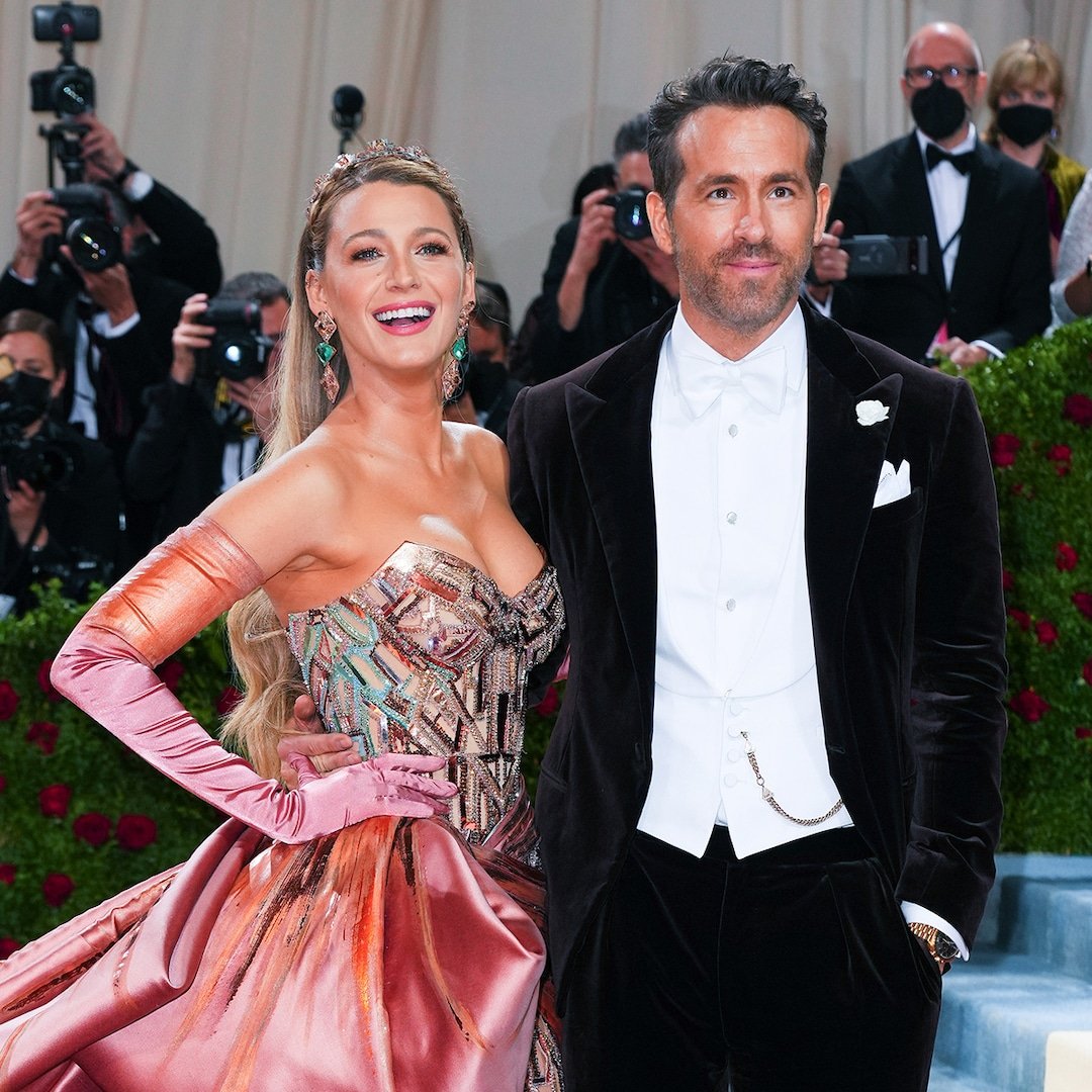  Ryan Reynolds Shares Look at Life With Blake Lively and Their 4 Kids 
