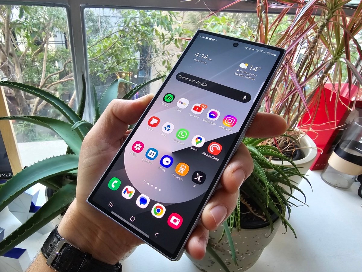 Samsung Galaxy Z Fold6 Review: A New Standard for Foldable Phones with a Price Tag to Match