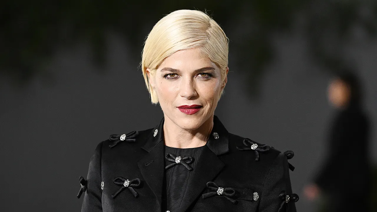 Selma Blair horrified after being removed from plane for drinking 'too much' before embracing sobriety