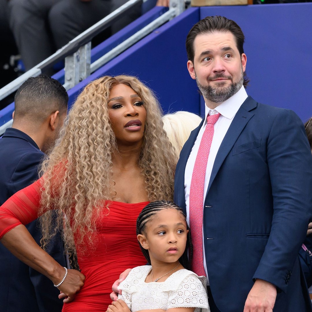  Serena Williams' Hubby Alexis Ohanian Aces "Umbrella Holder" Role 