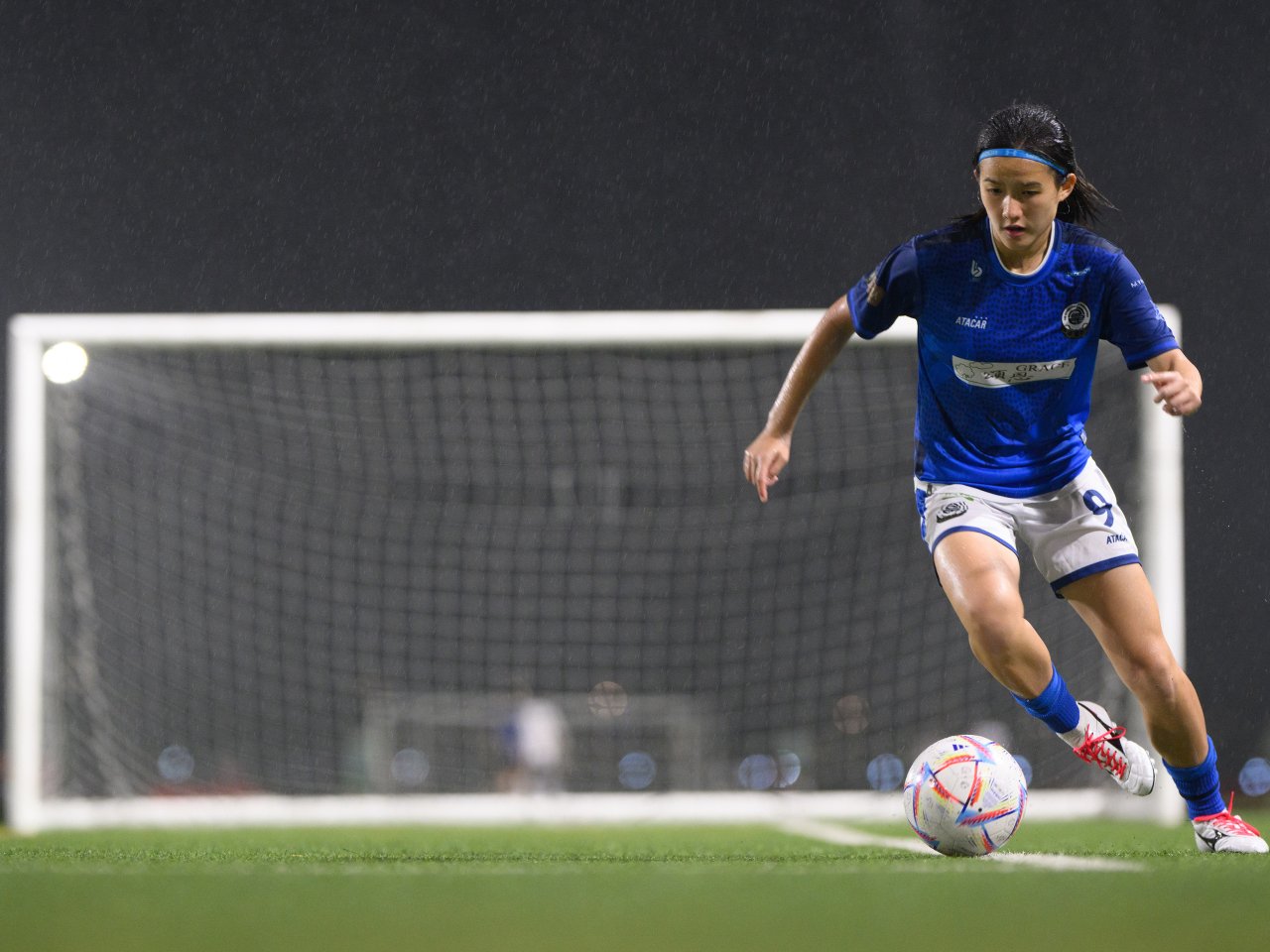 She shoots, she scores: footballers fight to go pro
