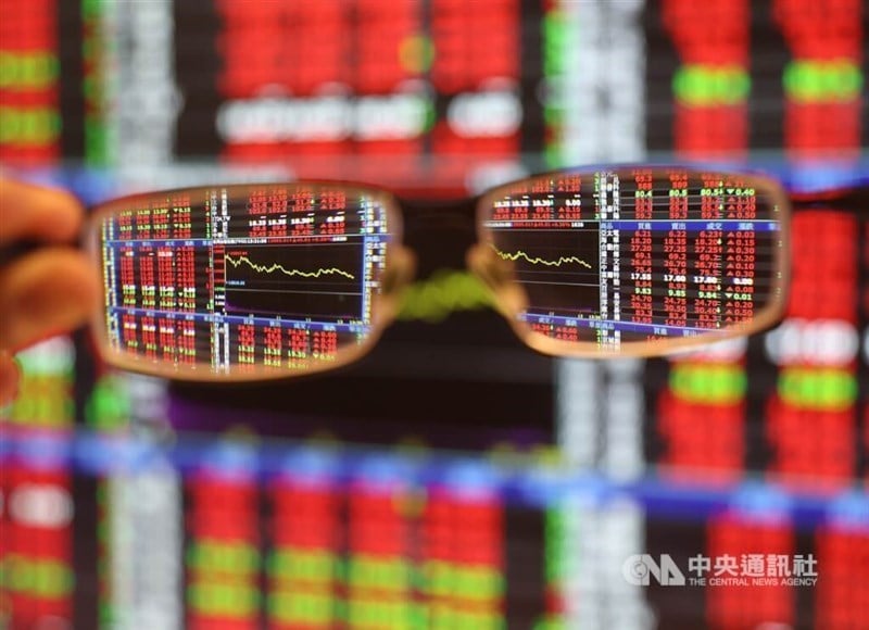 Taiwan shares close up 0.27%