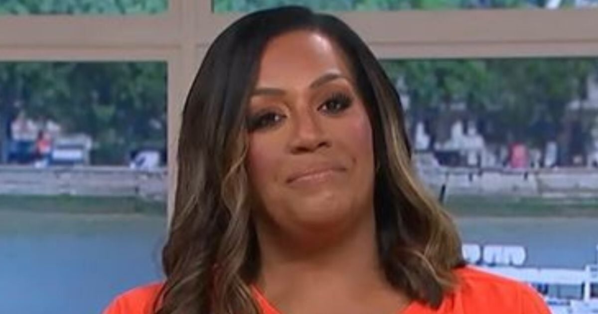 This Morning's Alison Hammond halts live show as she makes awkward apology to co-star