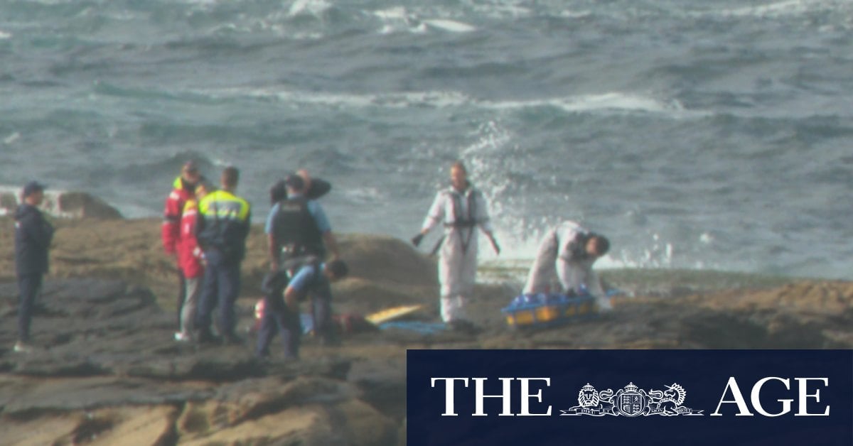 Two bodies found on rocks at eastern suburbs beach