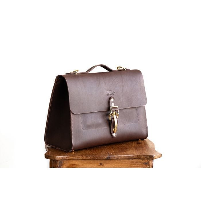 Ultra-Sophisticated Leather Travel Bags - Nicks Boots Boasts an Elegant &amp; Versatile Nicks Travel Bag (TrendHunter.com)