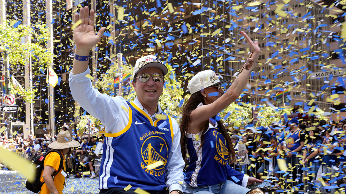  Warriors owner Joe Lacob says he won't try to buy hometown Celtics: 'That ship sailed a long time ago' 