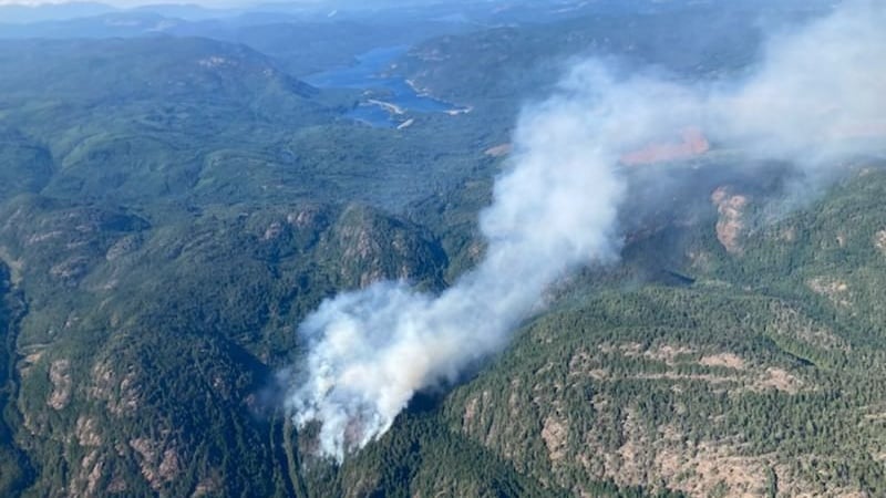 Wildfire spreads on southern Vancouver Island amid 'challenging' terrain