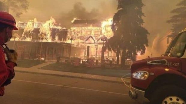 Wildfire was wall of fast-moving flames as it roared through Jasper, Alta., and torched buildings