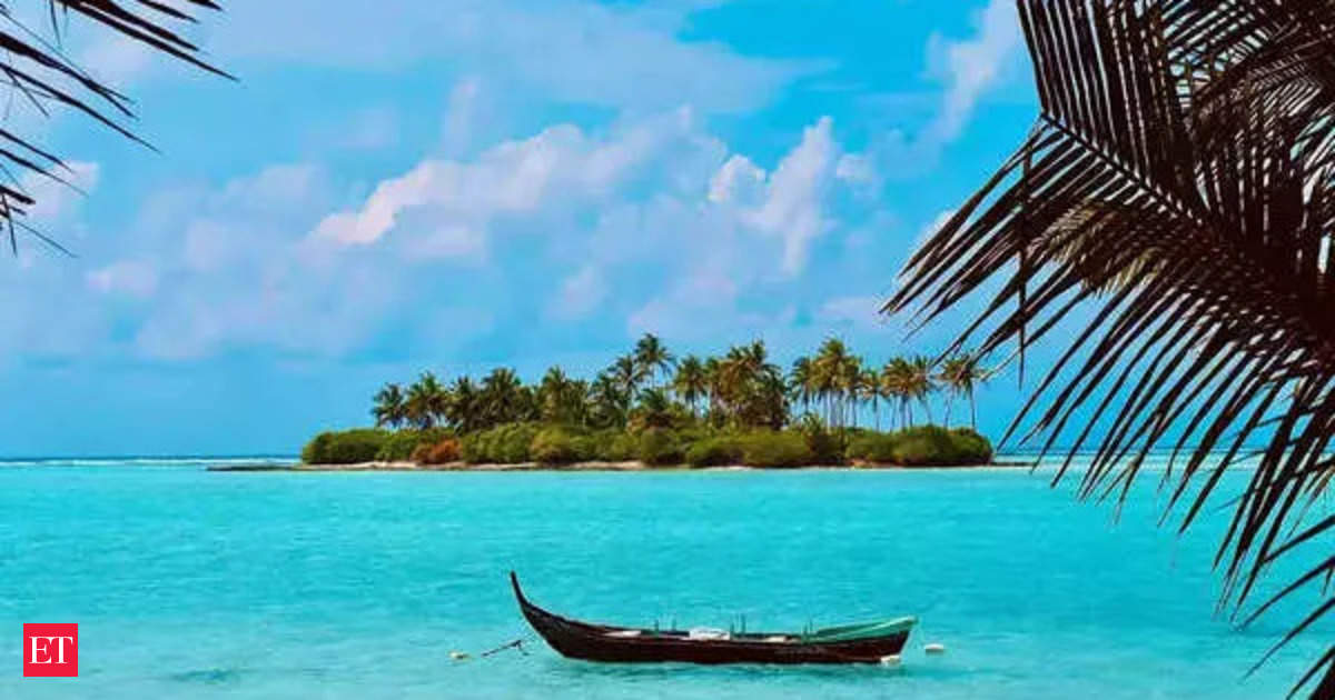 Maldives plans campaigns in India to entice tourists again