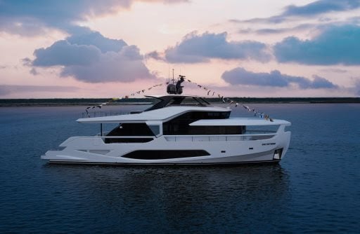 FIRST FERRETTI YACHTS INFYNITO 80 UNIT LAUNCHED AT NEW MARINA DI RAVENNA SHIPYARD