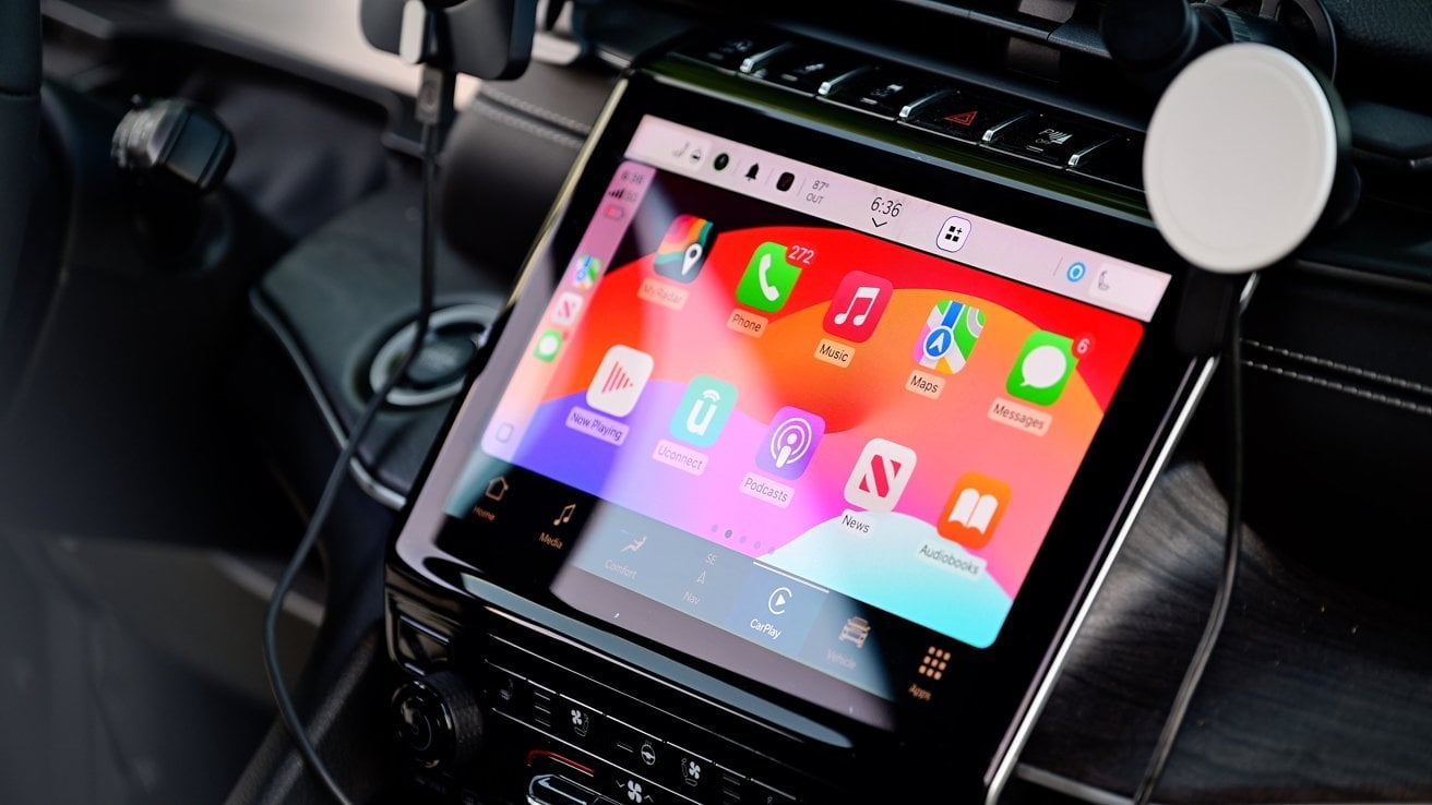 Drivers love CarPlay as car infotainment systems get wrose