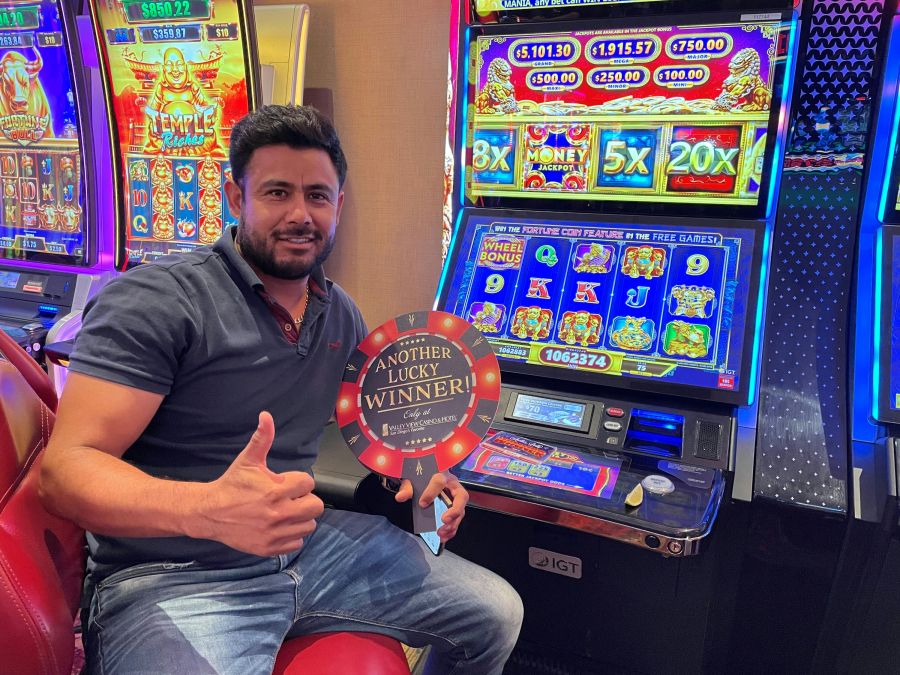 Man wins $100,000 on slot machine at this San Diego-area casino