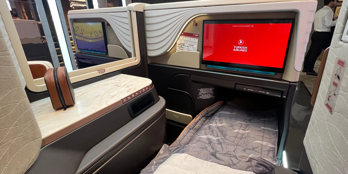 Turkish Airlines wants to go toe-to-toe with its Middle Eastern rivals. See inside its luxurious new business class suites.