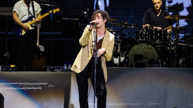 The 1975 being sued after Matty Healy kissing bandmate shut down Malaysian music festival