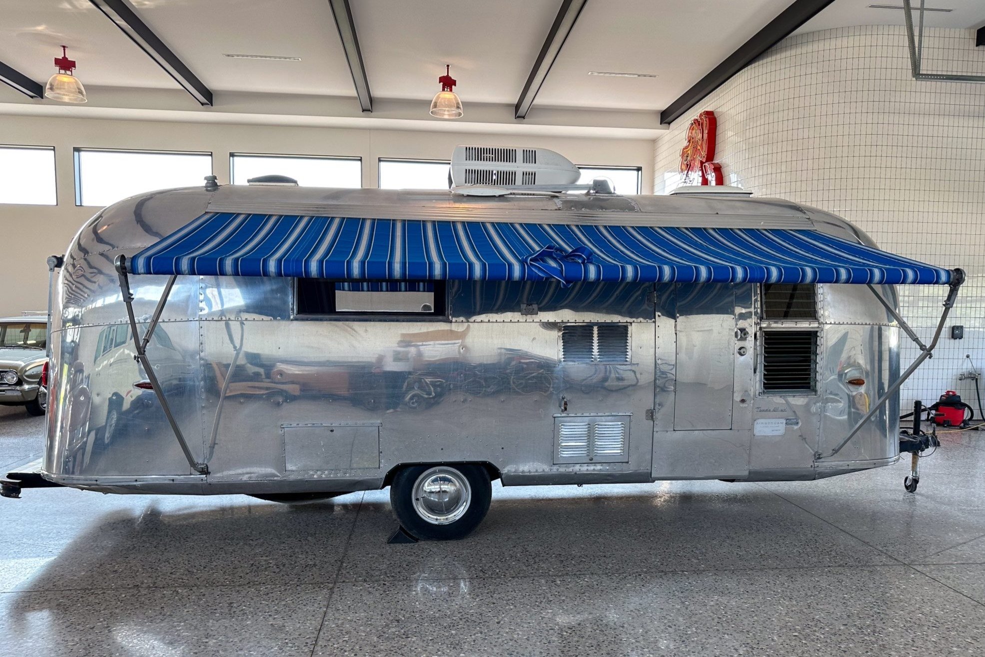 Modified 1962 Airstream Land Yacht at No Reserve