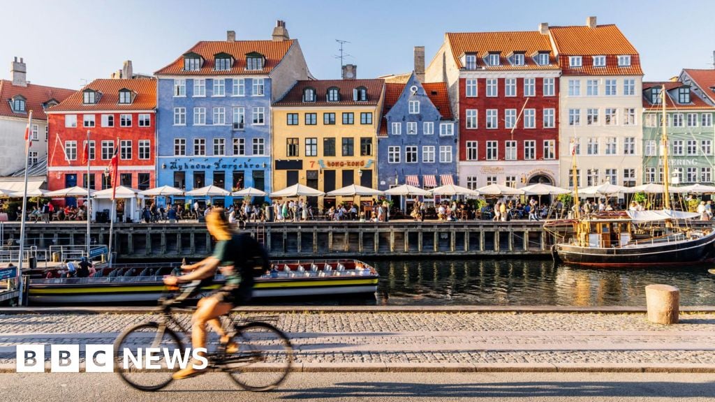 Rewards for tourists who litter pick in Copenhagen