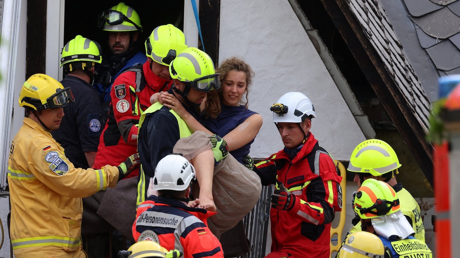 German hotel partially collapses, killing 1 and trapping 8, police say