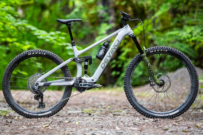 Review: Devinci E-Troy Lite - Canadian Made, Reasonably Priced, & Lots of Fun