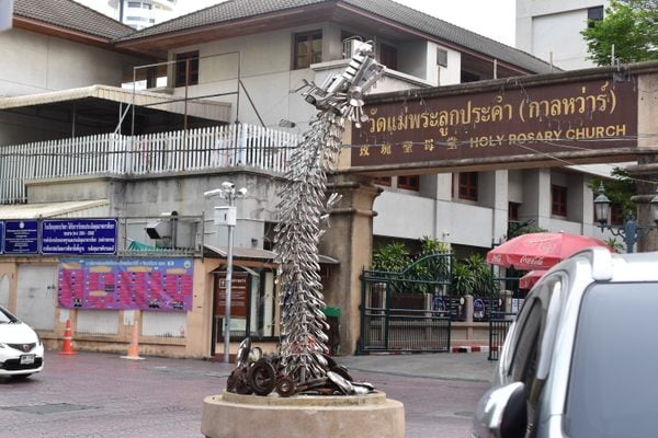 Dragon Roundabout in Khwaeng Talat Noi, Thailand