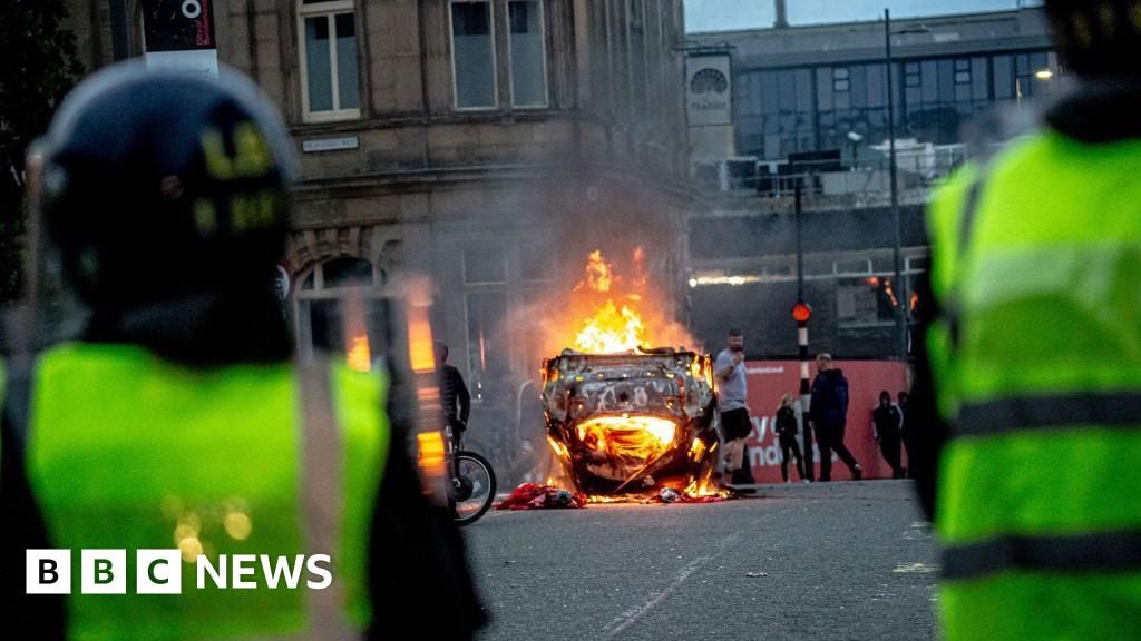 Boy, 15, admits role in Sunderland riot