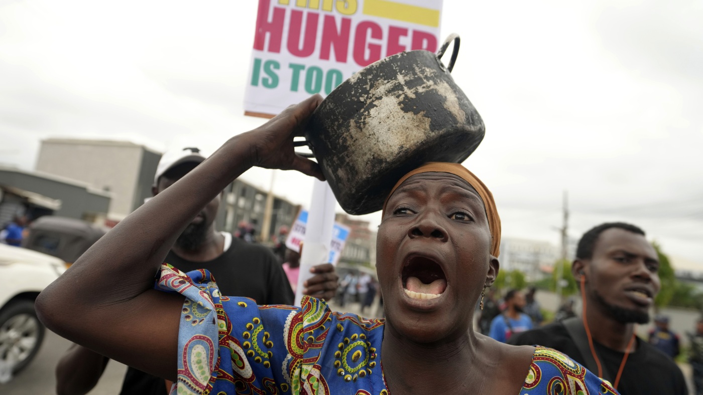 'Enough is enough' - Nigerians take to street in protest over cost of living crisis