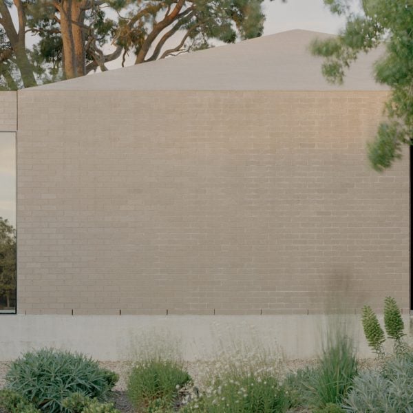 Edition Office cloaks multi-generational Melbourne home with pale bricks