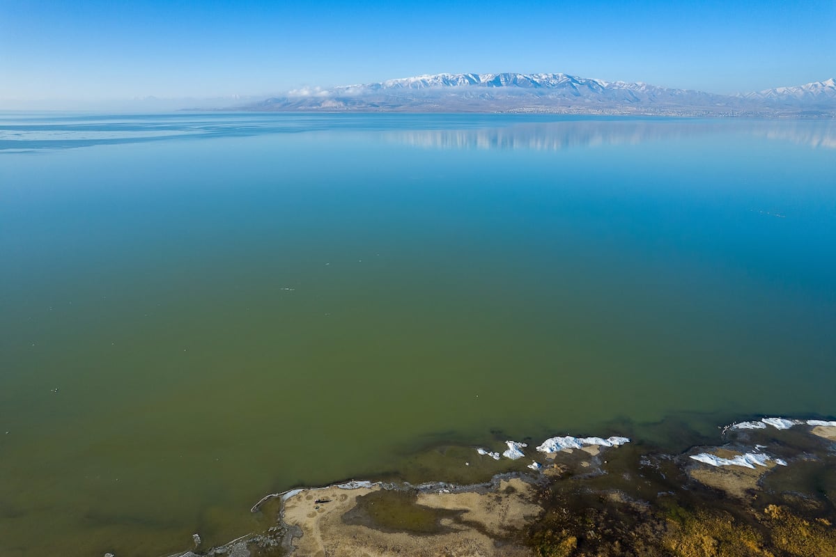 Bystander with drone helps rescue family of 7 from sinking boat on Utah Lake