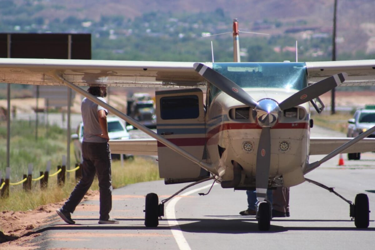 Pilot makes emergency landing on highway at entrance to Arches National Park