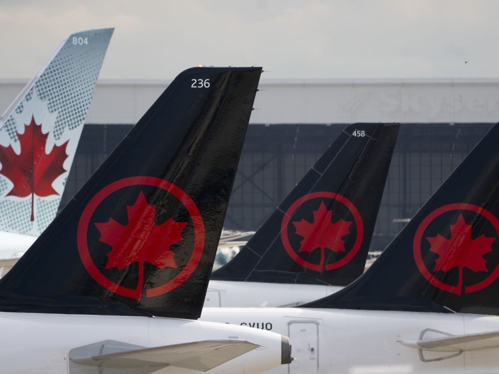 Air Canada profits fall as COVID-19 recovery drags on