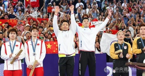 Badminton champs Lee, Wang thank fans for support after claiming gold
