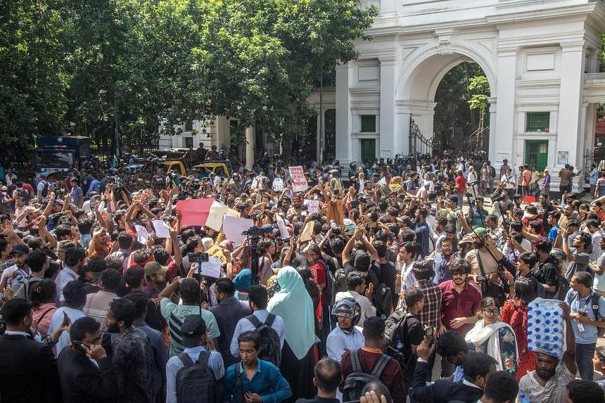 Bangladesh police release student leaders after unrest