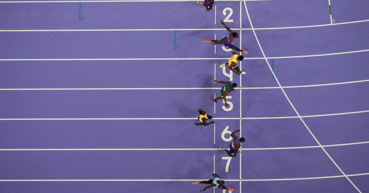 This Image of Noah Lyles Winning the 100 M Is the Definition of a Photo Finish