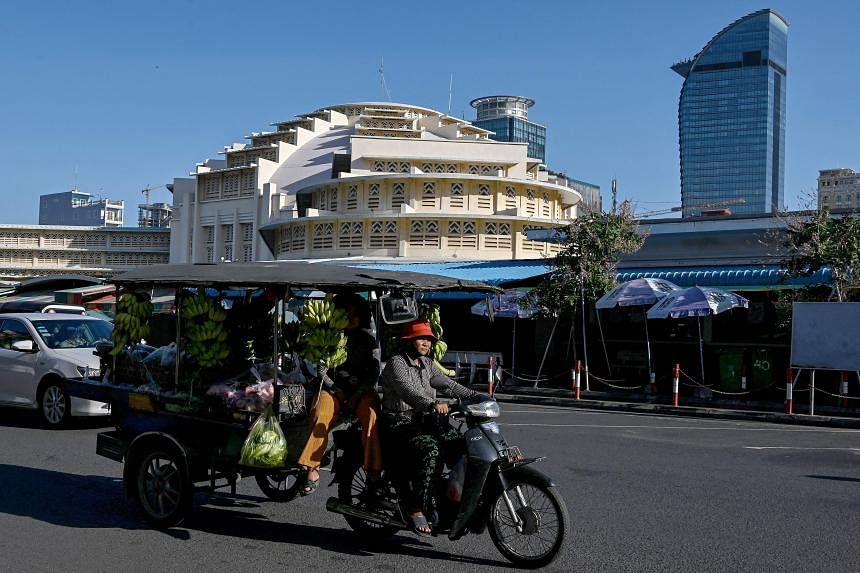 Cambodia to launch e-Arrival card for air passengers next month: PM Hun Manet