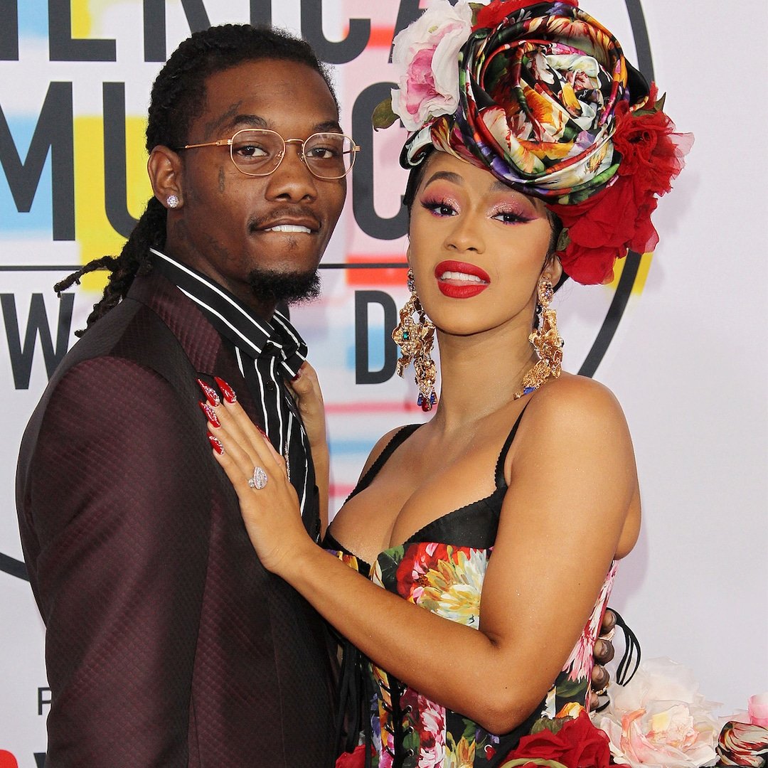  Cardi B Reveals She's Pregnant With Baby No. 3 Amid Split From Offset 