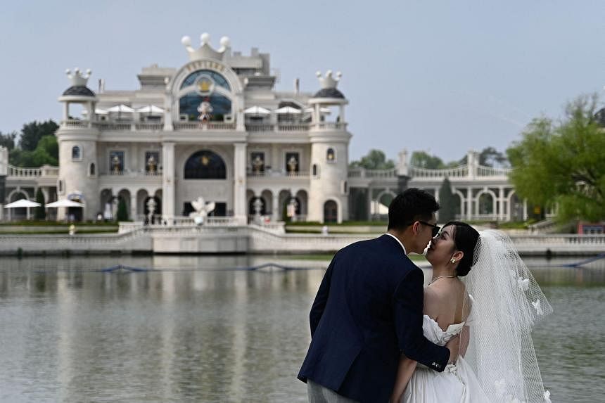 China proposes law to make it easier to register marriages, harder to divorce