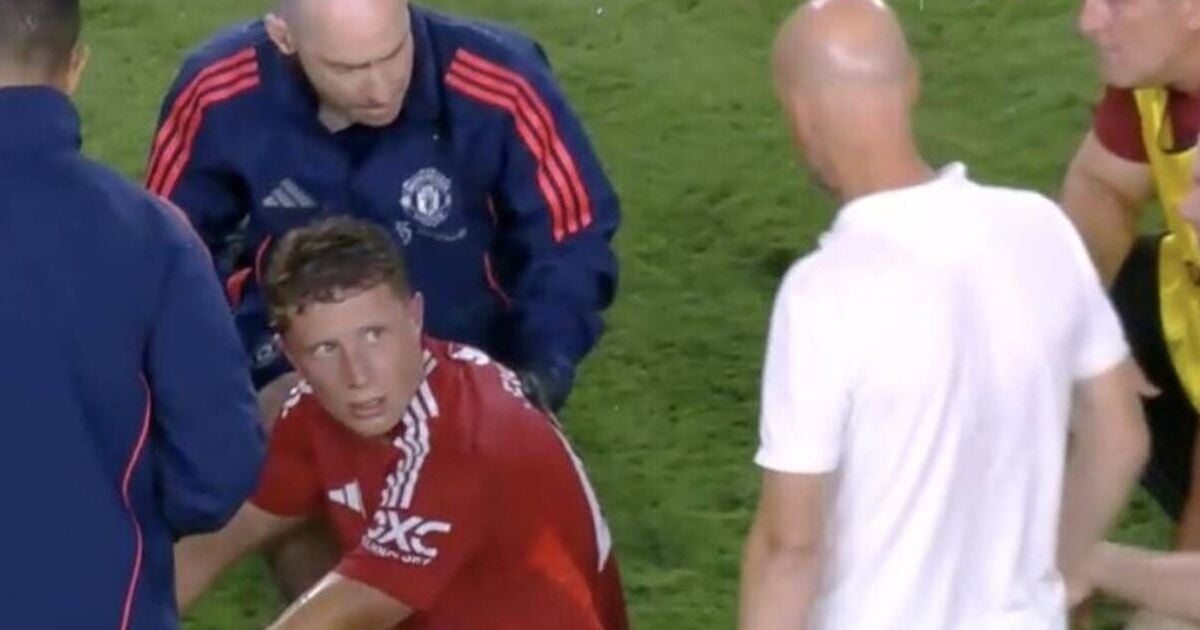Erik ten Hag walks onto pitch to console injured Man Utd ace vs Liverpool