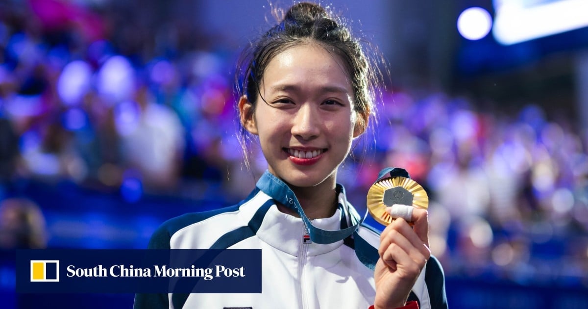 Exco convenor Regina Ip takes up sword for Hong Kong Olympic fencing queen Vivian Kong