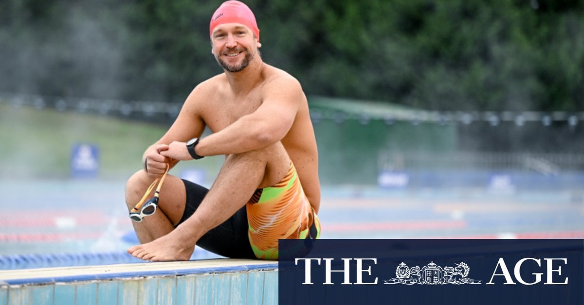 Forget the subway, this Melbourne man plans to swim around Manhattan