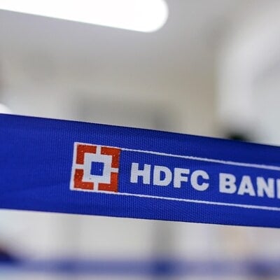 HDFC Bank drags market down; Sensex and Nifty end nearly 1% lower