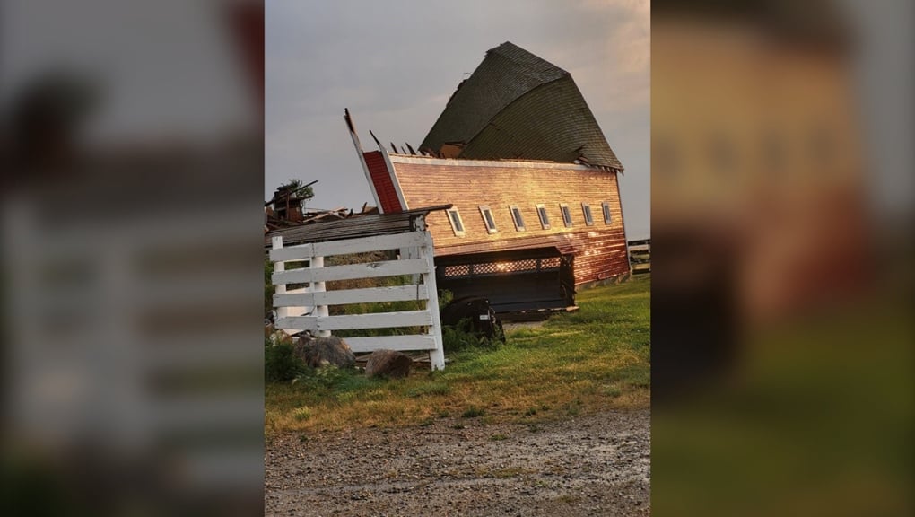 Heavy winds wreak havoc across southern Alberta