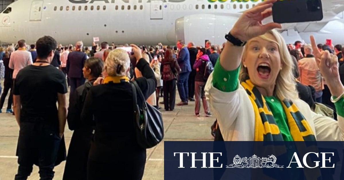 High-profile Qantas critic Bridget McKenzie suddenly lets the praise fly