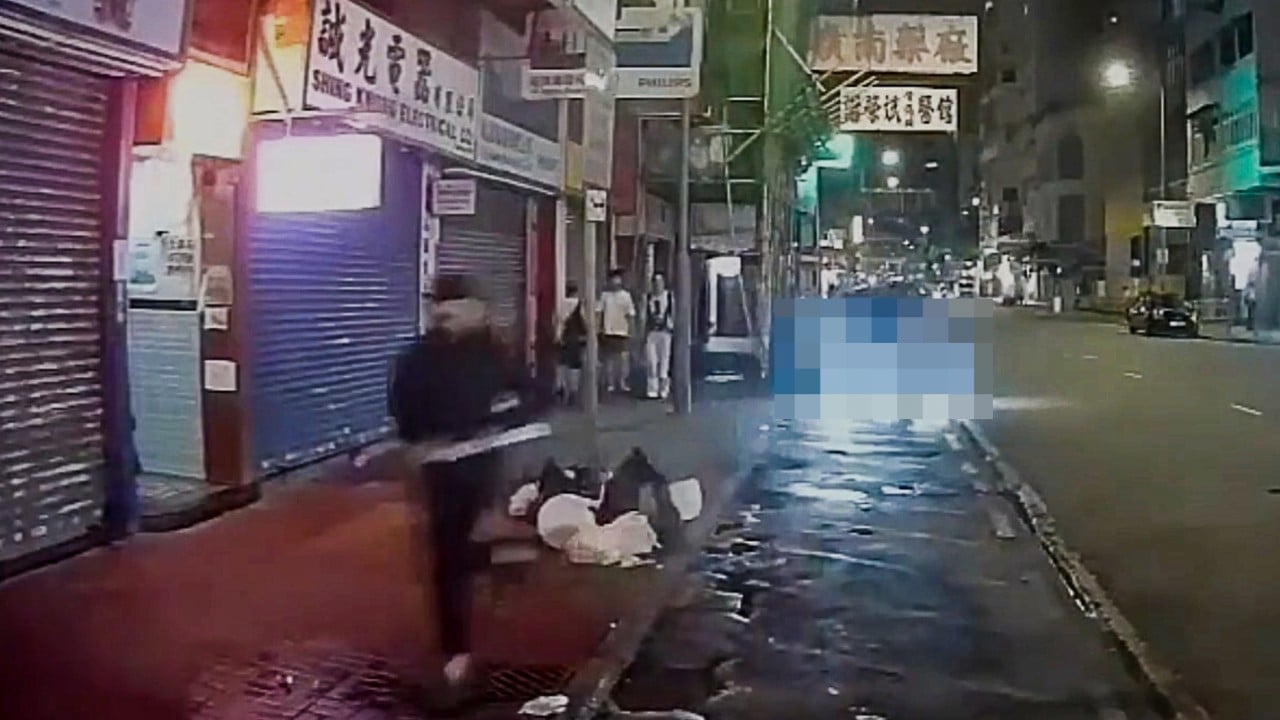 Hong Kong police on citywide hunt for 3 in connection with knife attack on 2 men