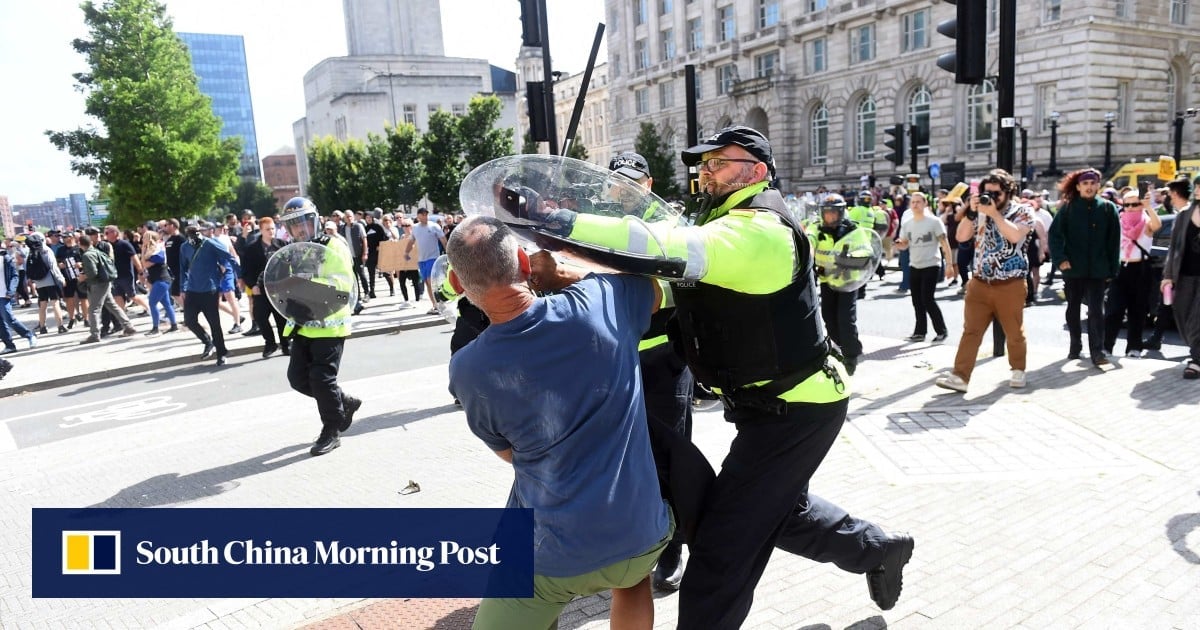 Hongkongers warned to exercise caution in the UK amid anti-immigration riots
