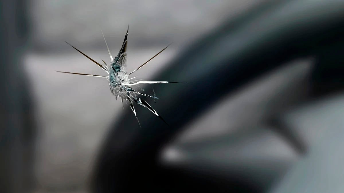 How to fix a cracked windshield