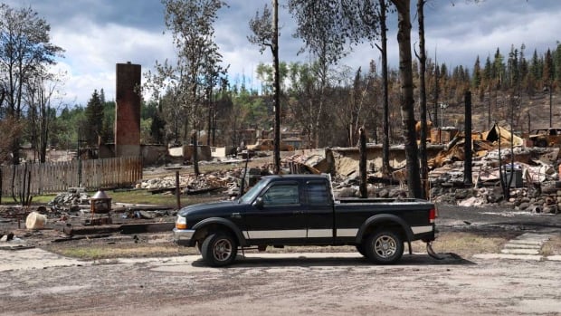 Jasper, Alta., evacuees could load bus tours as early as Sunday, officials say