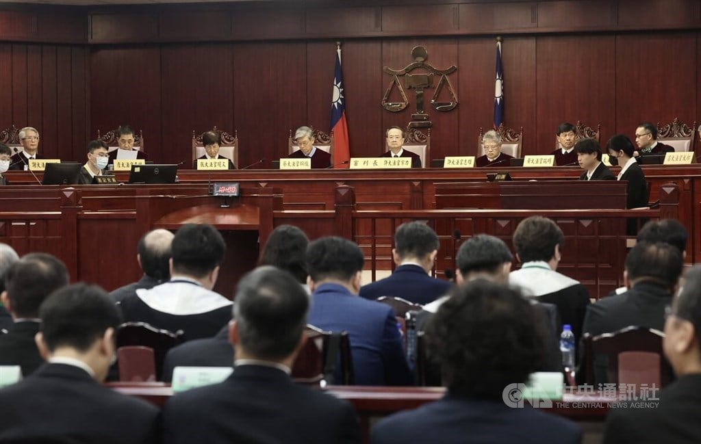 KMT says firms have right to privacy during Legislature investigations