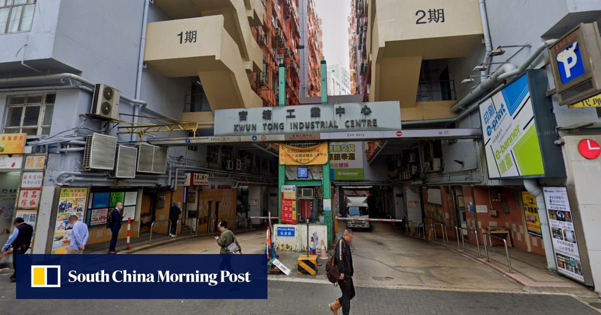 Knife-wielding gang ties up 4 tourists in Hong Kong party room, steals HK$110,000