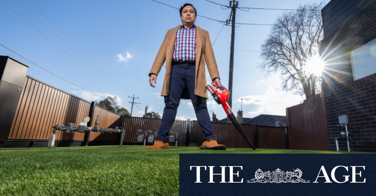 Lawn order: Council orders resident to please rip up the fake grass